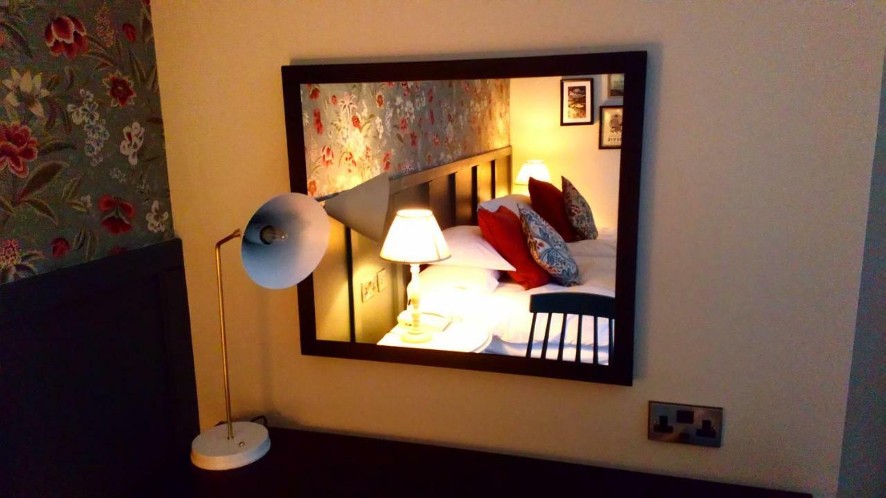 Bridge Hotel กรีนฟอร์ด ภายนอก รูปภาพ